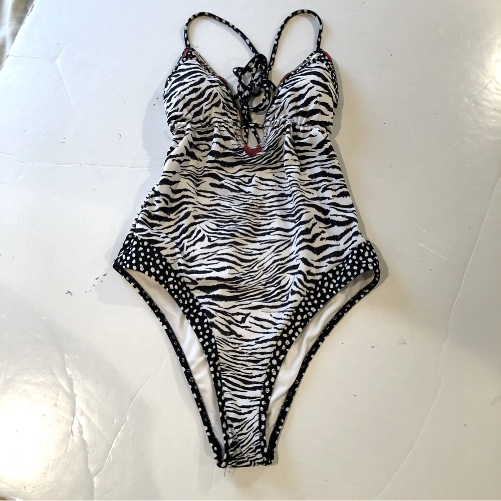 VICTORIA’S SECRET High Cut Legs SWIMSUIT M